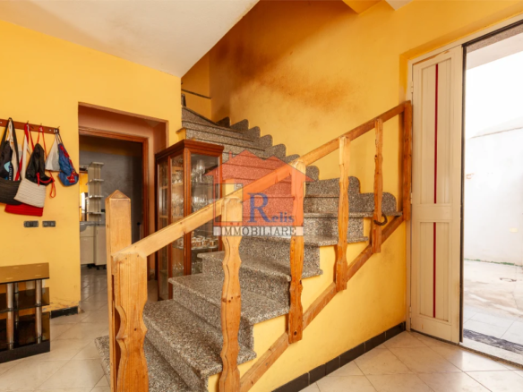 Casa indipendente bilivelli