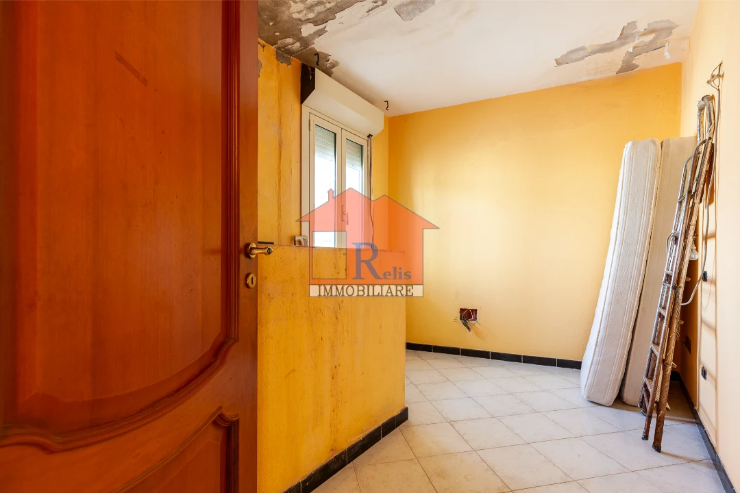 Relis Immobiliare – Casa indipendente bilivelli in vendita – 5 – Camera – Via Farina – Quartu Sant’Elena Casa indipendente bilivelli