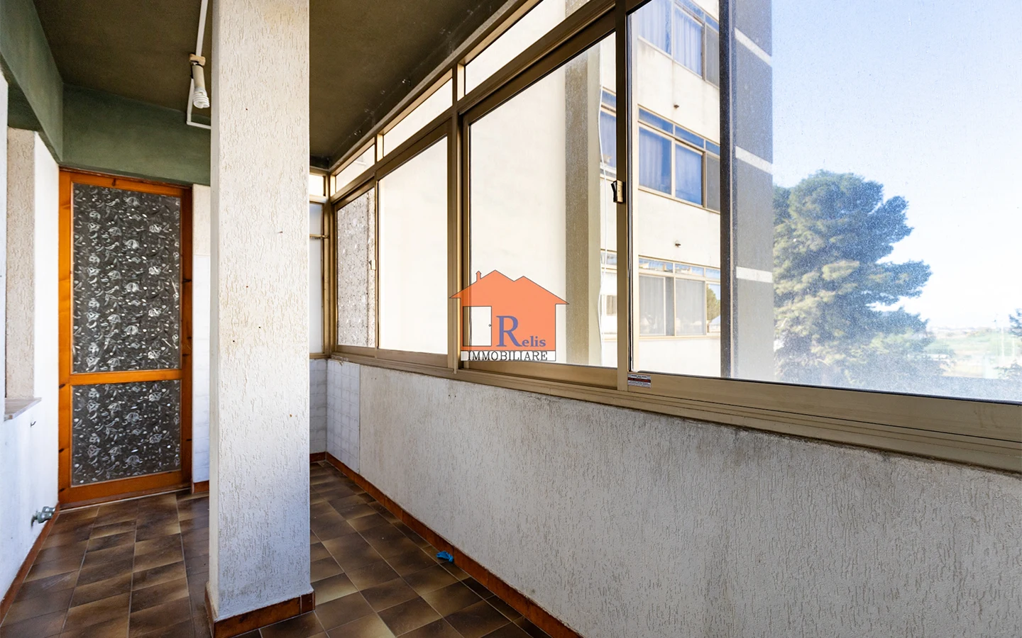 Relis Immobiliare – Quadrivano con cantina e posto auto – Ampio Balcone – Via Bach – Quartu Sant’Elena Quadrivano con cantina e posto auto