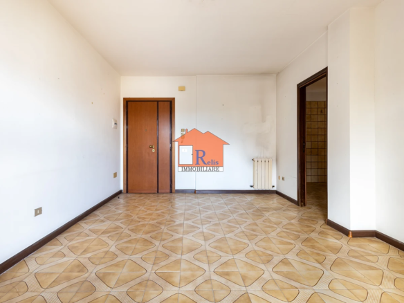 Quadrivano con cantina e posto auto