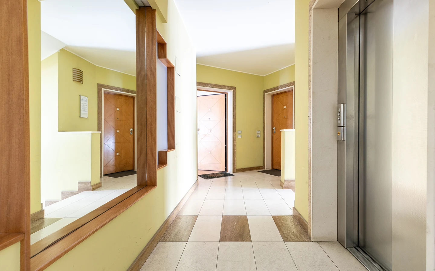 Relis Immobiliare – Agenzia Immobiliare a Quartu Sant’Elena – Affitto Breve Estivo – Appartamento Corner House a Cagliari – Ingresso appartamento Appartamento Corner House